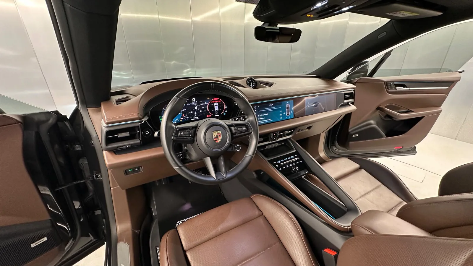 Porsche  MACAN 4