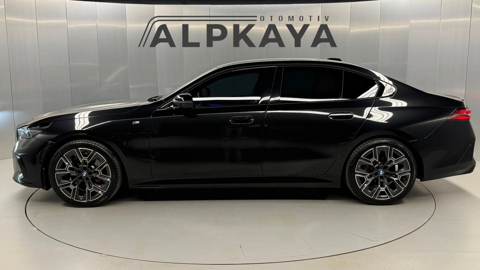 BMW 520I M SPORT