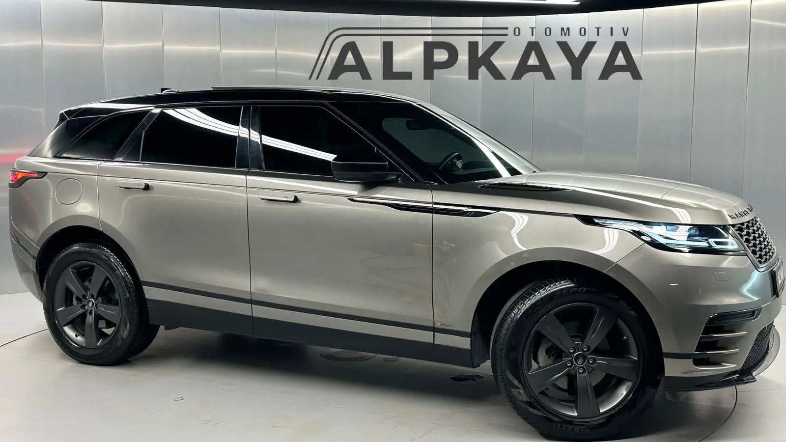 Rover VELAR 2.0 TD4 R-DYNAMIC S 