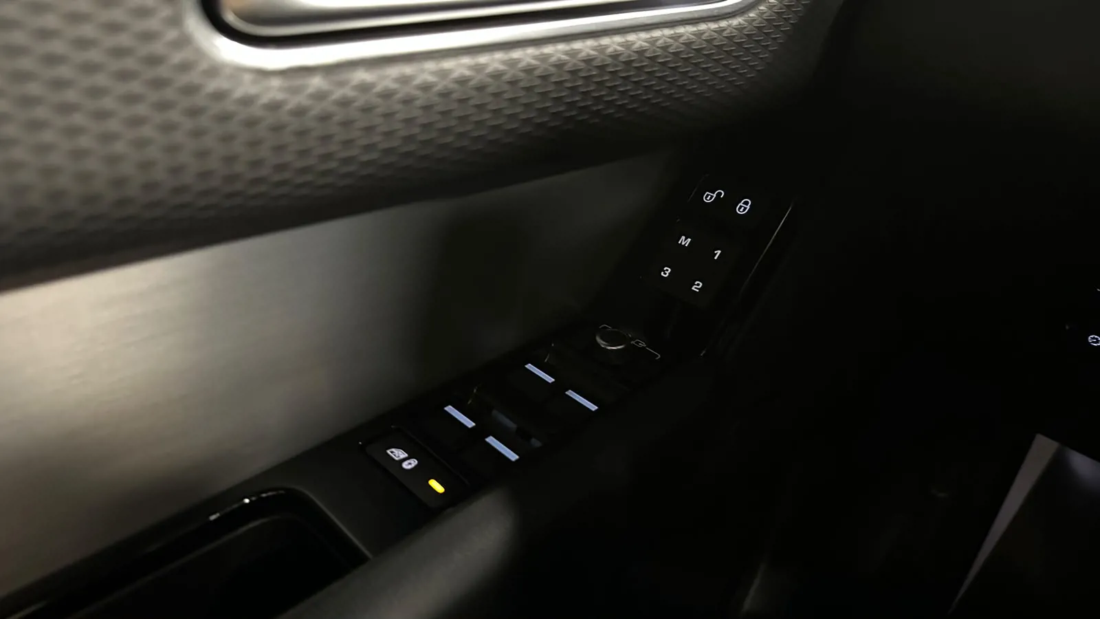 Rover VELAR 2.0 TD4 R-DYNAMIC S 