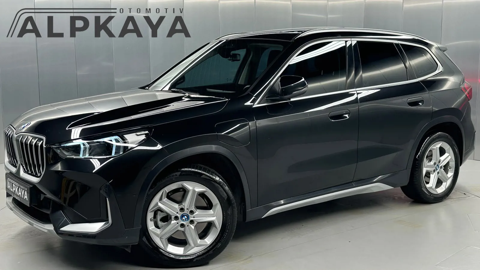 X1 XDRIVE25E