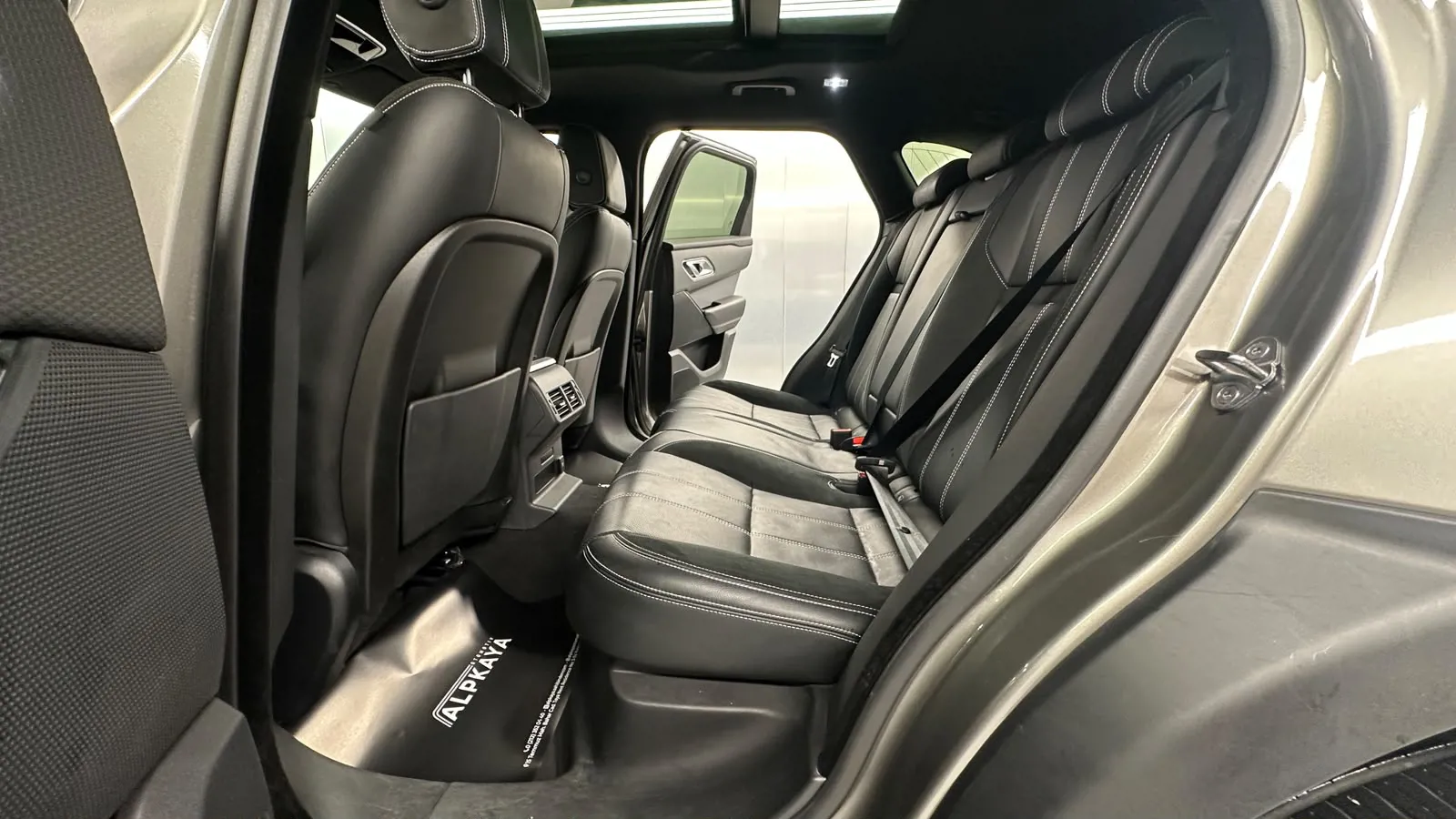 Rover VELAR 2.0 TD4 R-DYNAMIC S 