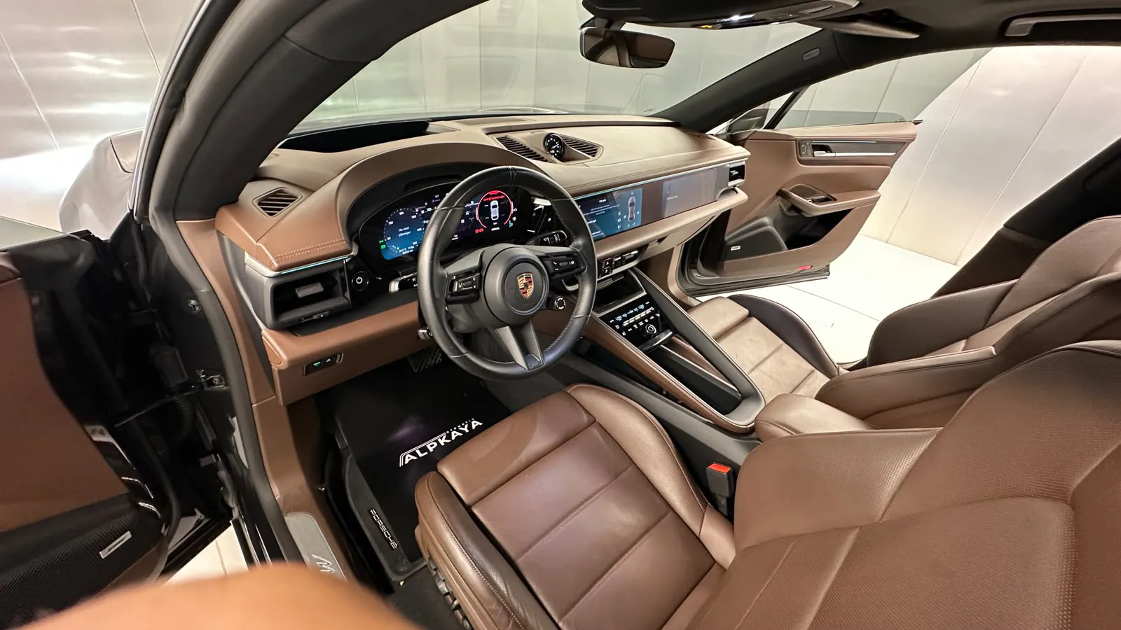 Porsche  MACAN 4