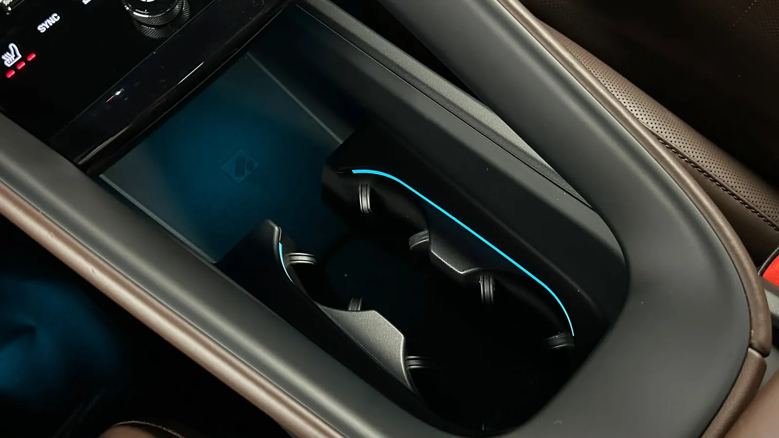 Porsche  MACAN 4