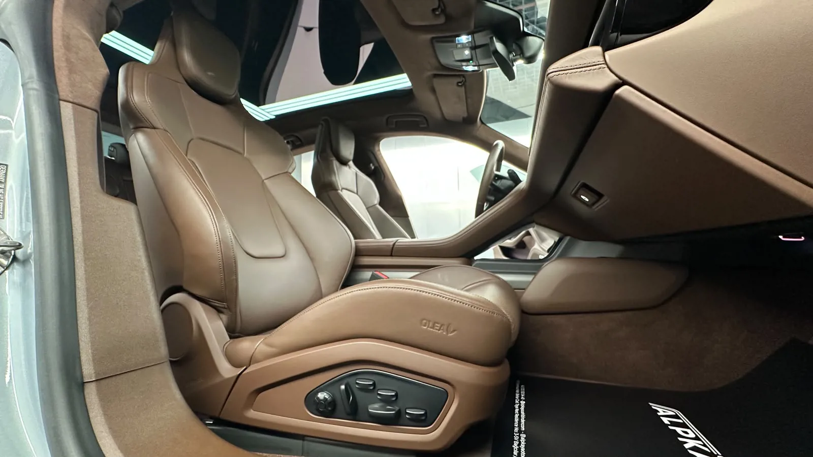 Porsche TAYCAN TURBO S 