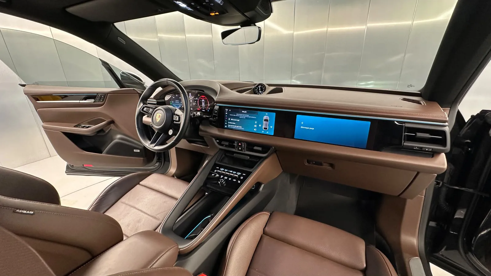 Porsche  MACAN 4