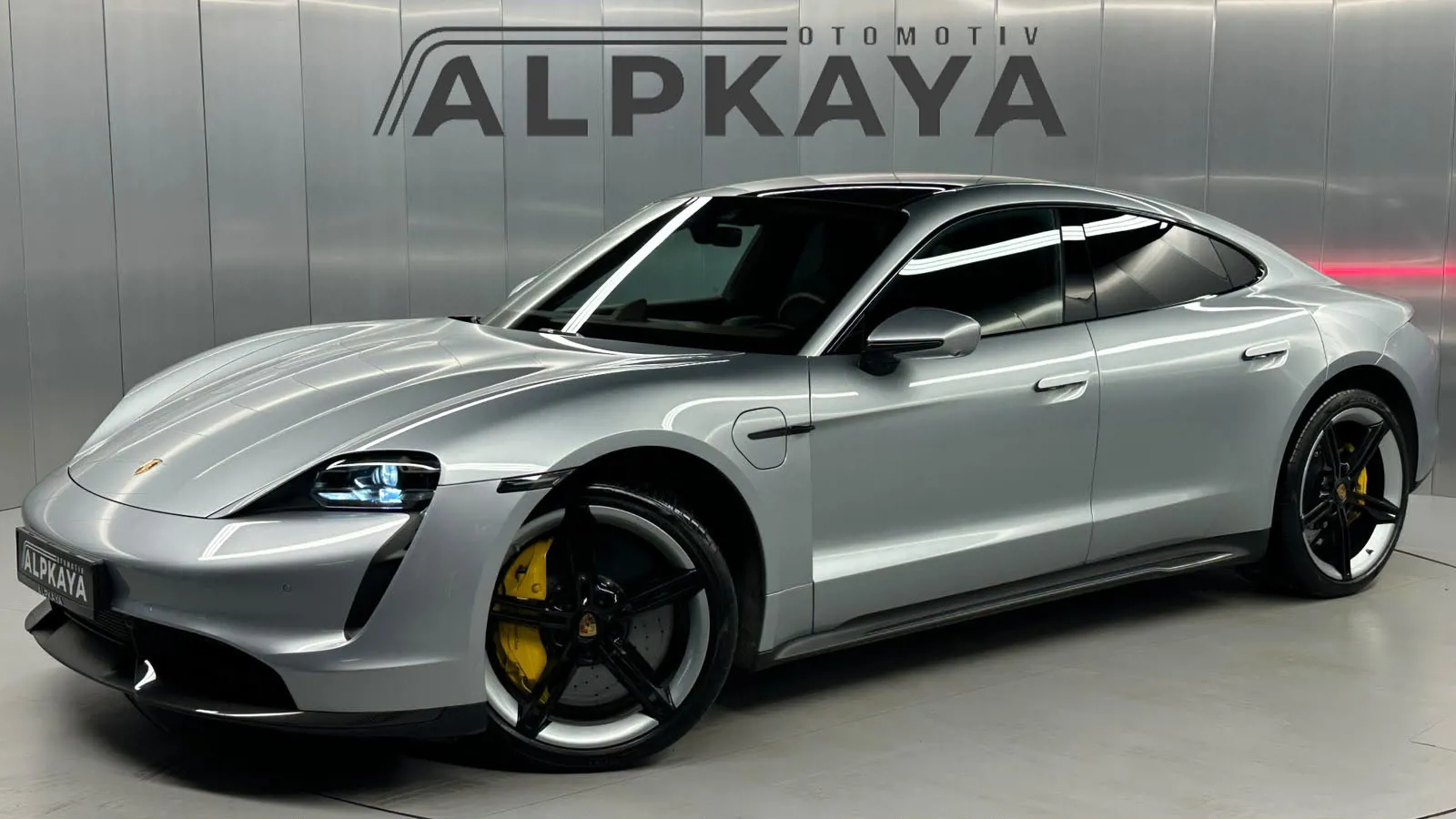 TAYCAN TURBO S 