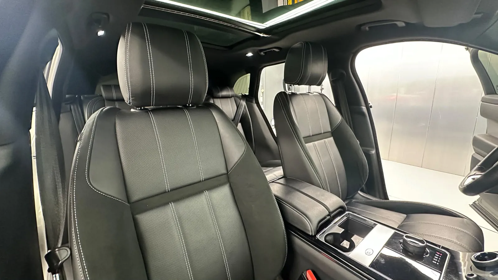 Rover VELAR 2.0 TD4 R-DYNAMIC S 