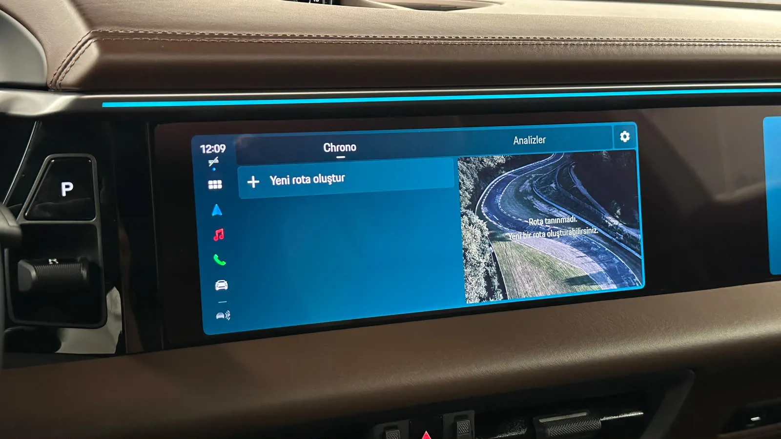 Porsche  MACAN 4